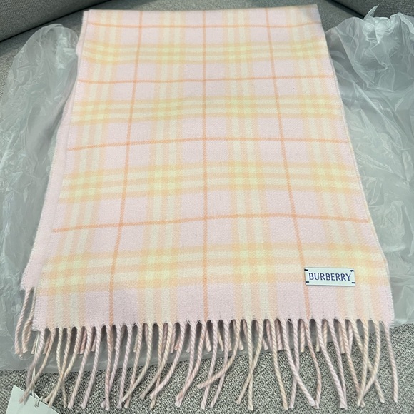 NEW Burberry 168X30 Pink Check To Solid Reversible Cashmere Scarf - Picture 9 of 16